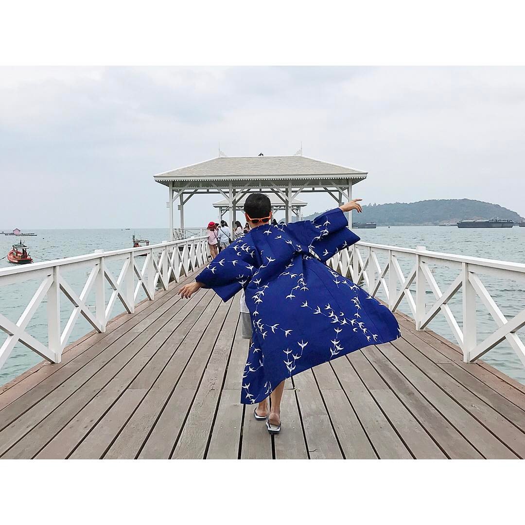 Customer wearing Sumo Vintage